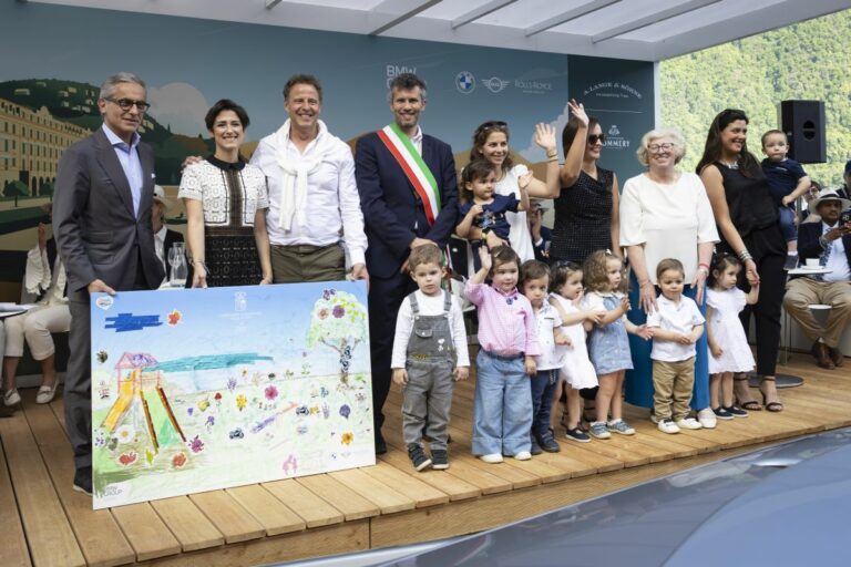 Una donazione all’asilo comunale di Cernobbio dal Bmw Group Classic