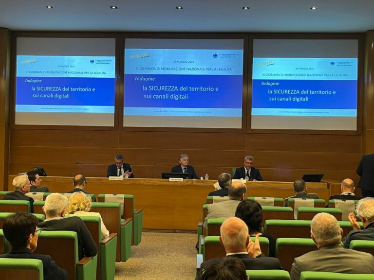 Confcommercio Milano, in aumento atti vandalici e degrado negozi sfitti