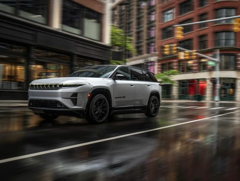 Jeep Wagoneer s 100% elettrica, pensata per il mercato globale