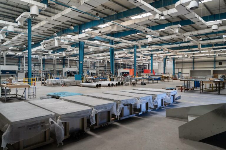 شركة بن غاطي للتطوير تستحوذ على مصنع لتصنيع الحديد الحديث في دبي