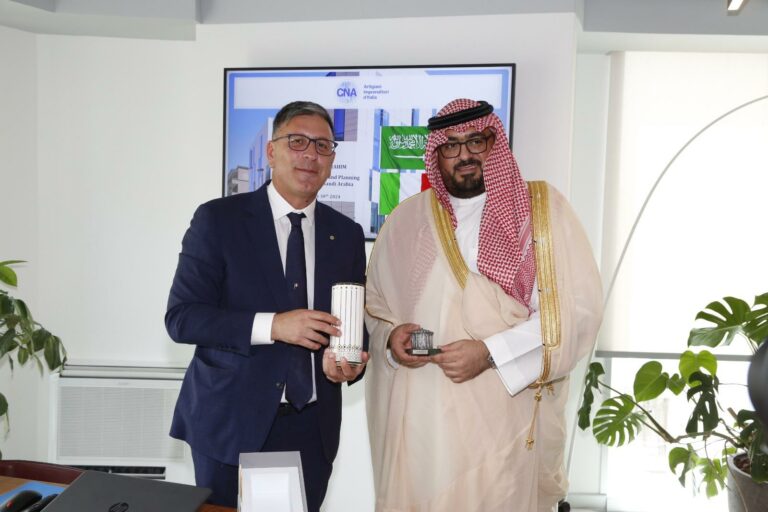 لقاء يجمع قادة اتحاد الحرف الوطنية الإيطالي ووزير الاقتصاد السعودي