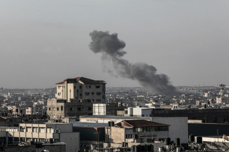 Raid notturni delle forze israeliane su obiettivi Hamas a Rafah