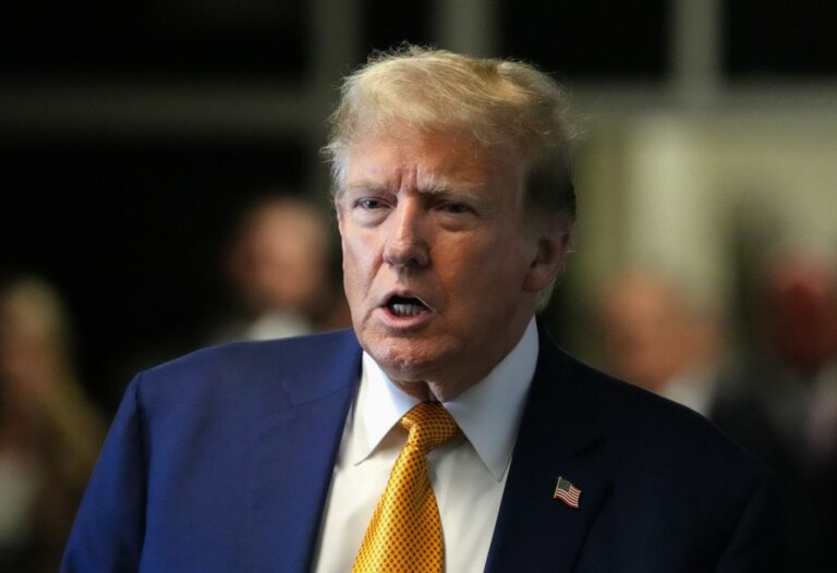 Sogni e incubi americani in attesa del processo “tempesta” a Trump VIDEO