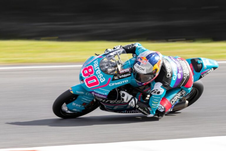 Alonso vince Gp d’Italia in Moto3, incidente tra Farioli e Zurutuza