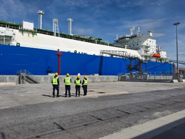 Rigassificatore, sdoganamento in mare per le navi che trasportano GNL