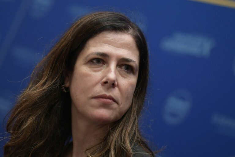 Todde “bene decreto aree idonee, rispondiamo a speculazione energetica”