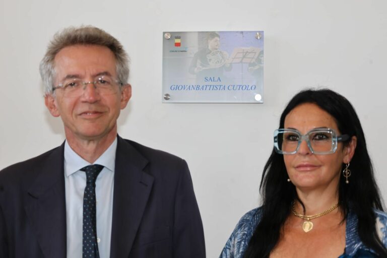 Intitolata a Giogiò Cutolo la sala teatrale del centro “Asterix” di Napoli
