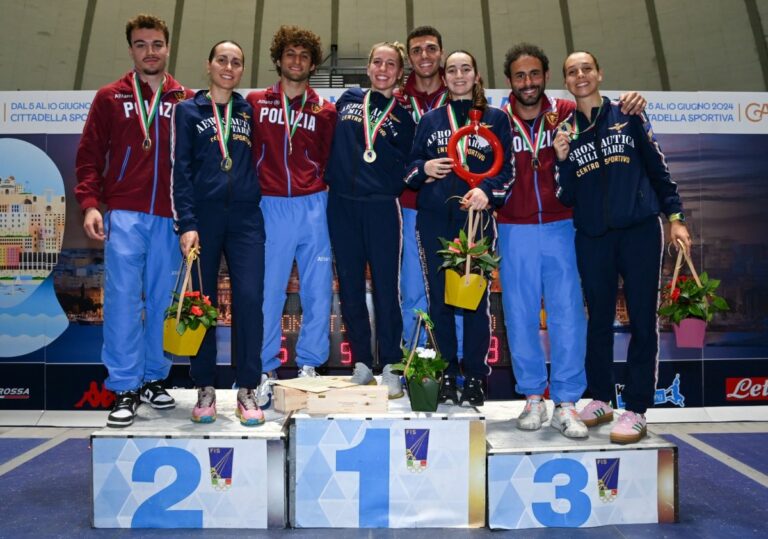 Gli scudetti della spada a Fiamme Oro e Aeronautica Militare