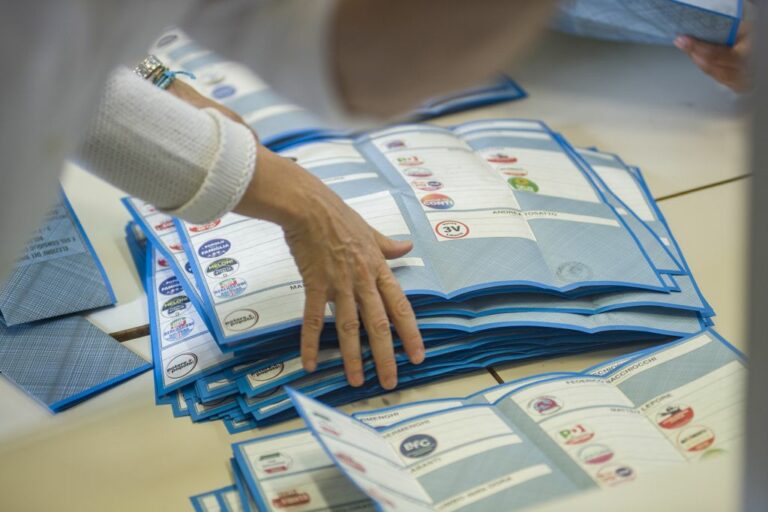 Centrosinistra vince nelle principali città, ballottaggio a Monserrato