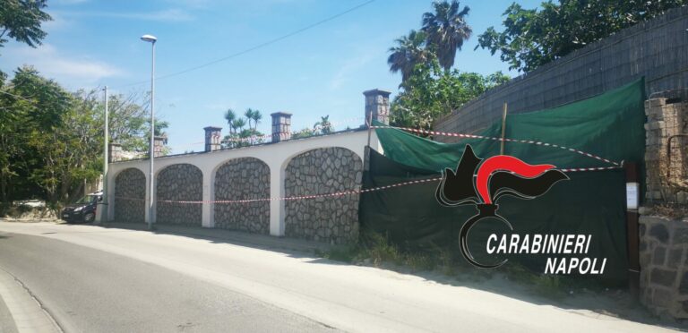 Abusivismo in zona sismica a Ischia, 4 denunce