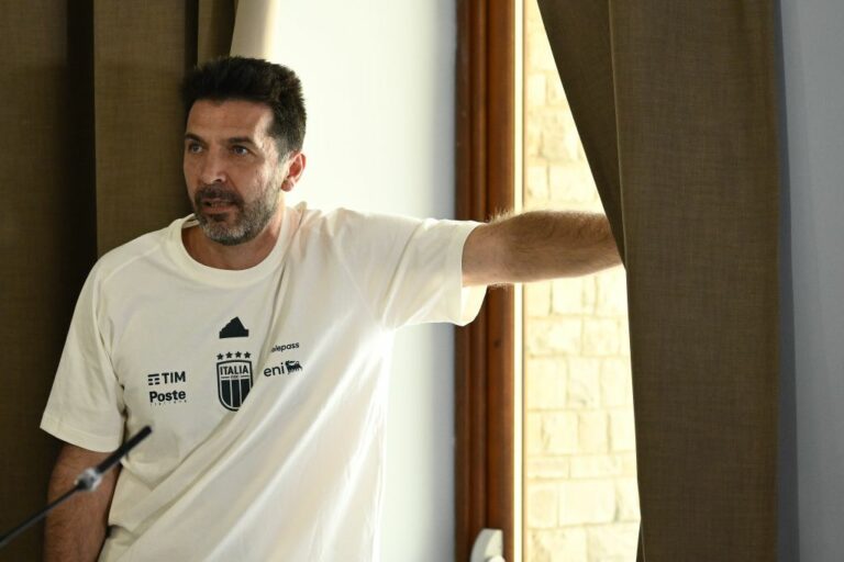 Buffon “Aggrappati al gioco, vittoria Italia meritata”