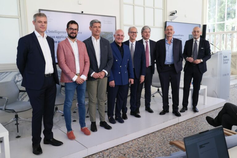 Osservatorio Auto Luiss, 70 miliardi investimenti in IA entro il 2030