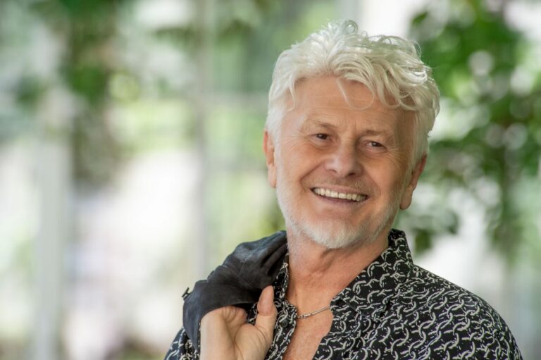 “Come una freccia intorno al cuore”, al via il tour estivo di Ron