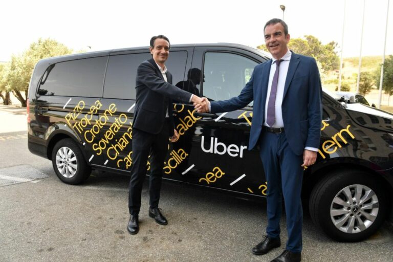 Uber arriva in Calabria, attivi servizi Uber Black e Uber Van