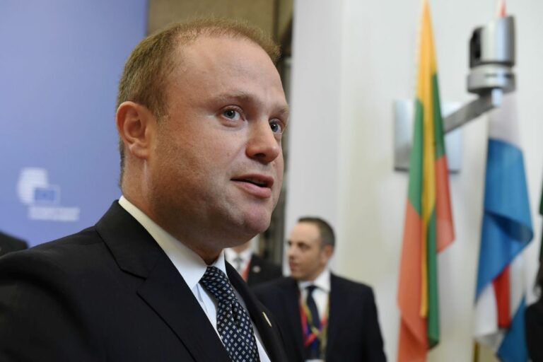 L’ex premier maltese Muscat accusato per la vendita di tre ospedali