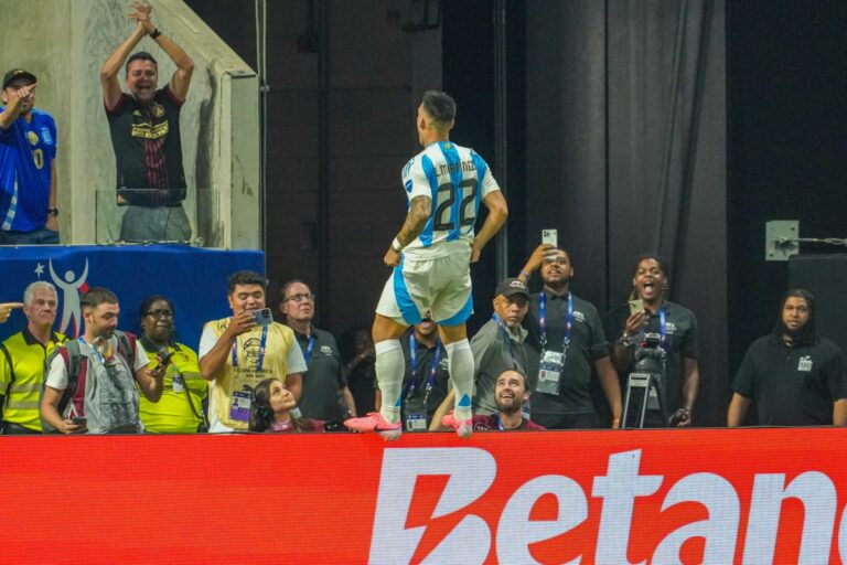Canada ai quarti di Copa America, Cile out. Lautaro show