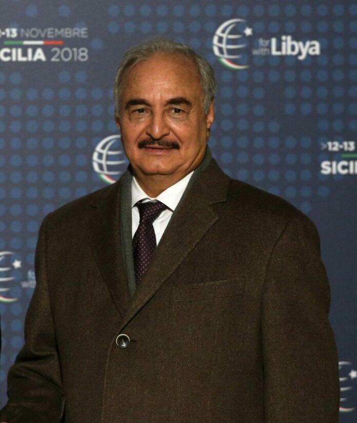 Kalifa Haftar il generale della Cirenaica sta attacando Tripoli esercito alle porte della città