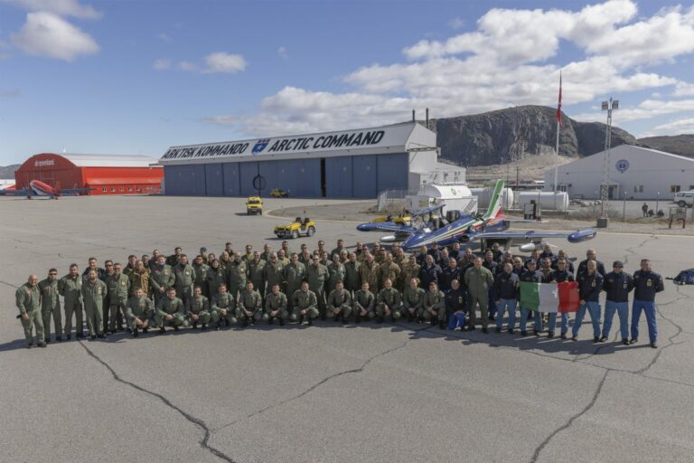 Le Frecce Tricolori sono atterrate in Canada per tour del Nord America