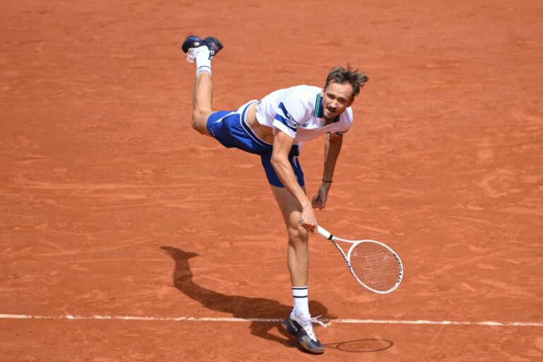 Medvedev ci sarà, Rublev e Kalinskaya dicono no