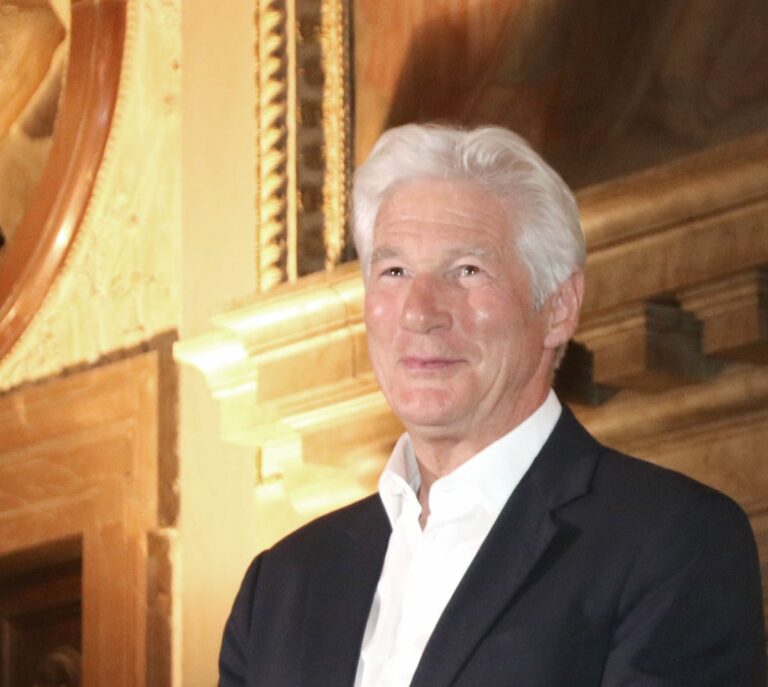 Richard Gere nel cast della serie “The Agency”