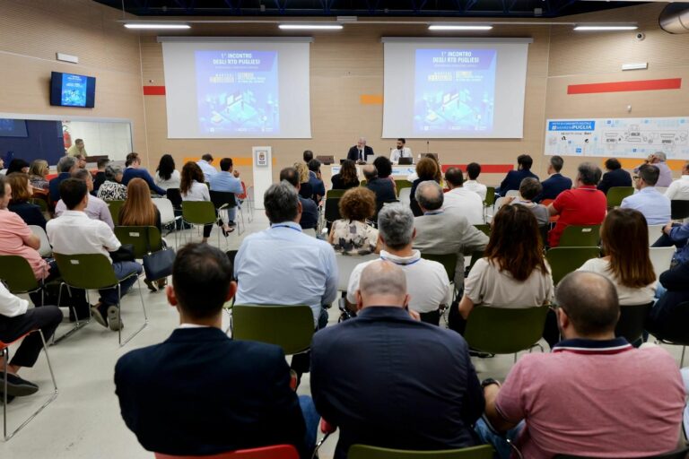 Emiliano “La Regione Puglia motore della rivoluzione digitale”