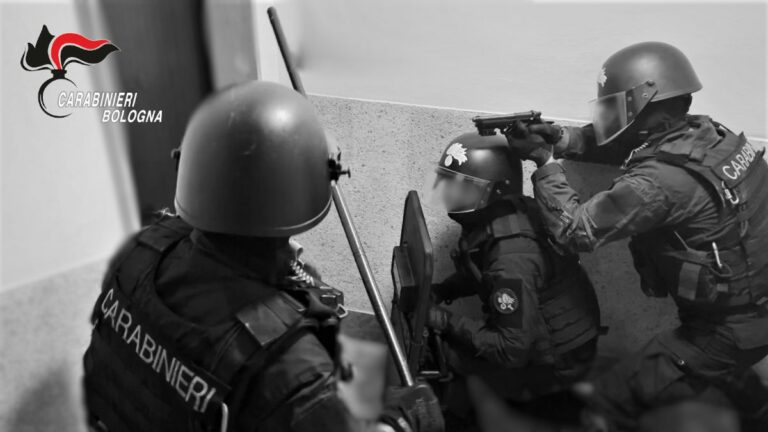 Operazione antidroga a Bologna, misure cautelari e sequestri