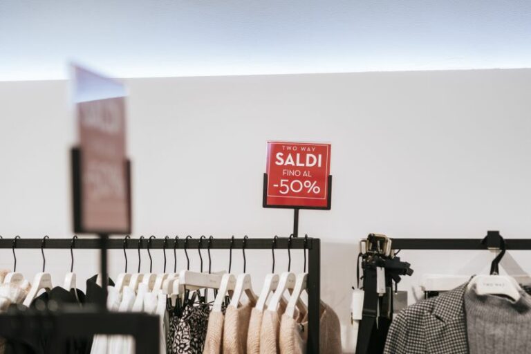 Al via i saldi, caccia allo sconto per 9 milioni di italiani
