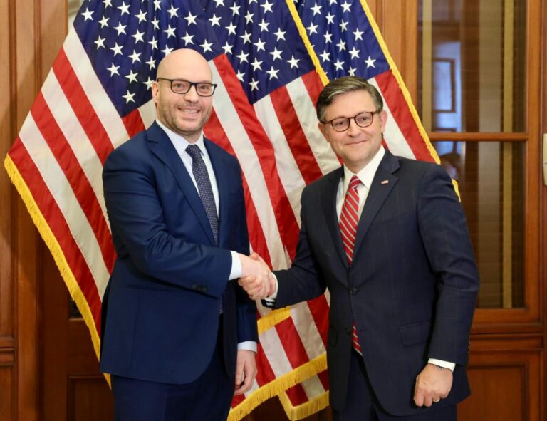 Usa, Fontana incontra speaker Johnson