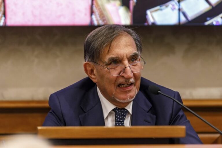 لا روسا: ضرورة الالتزام بالسيادة الأوكرانية والعلاقات مع أفريقيا