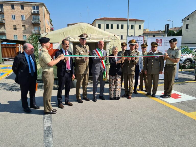 Consegnata dall’Esercito una sala operatoria mobile all’AOUP di Padova