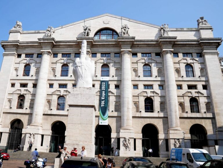 Borsa, Milano apre positiva. Ftse Mib +0,28% a 34.415 punti