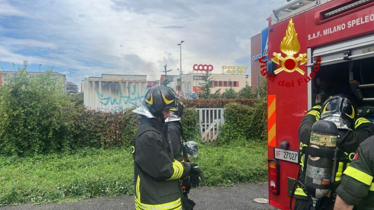 Milano, fulmini colpiscono cabine elettriche. Incendio a Cimiano