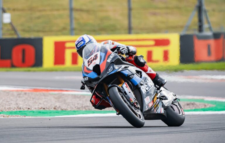 Razgatlioglu da record a Donington, Barbier “Soddisfatti”