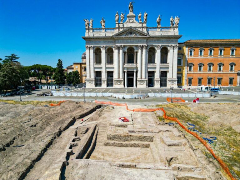 Giubileo, sopralluogo Gualtieri al cantiere di San Giovanni in Laterano
