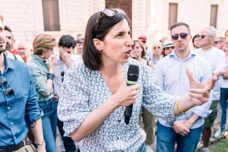 شلاين: بايدن يتمتع بشعور كبير بالمسؤولية تجاه الوطن والحزب