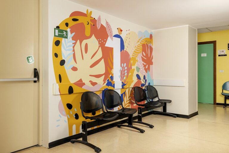 Milano, clinica De Marchi più bella grazie a grafiche donate da Roland