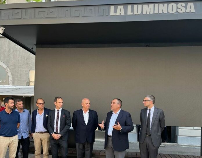 Un momento dell'inaugurazione della Luminosa.