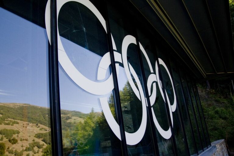 Giochi Olimpici Invernali 2030 assegnati a Francia “con riserva”