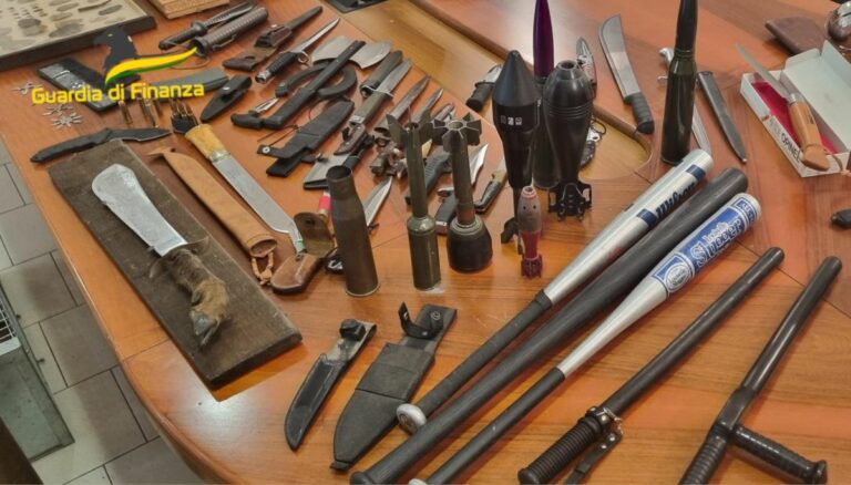 Pavia, vendeva online residuati bellici, sequestrata collezione armi