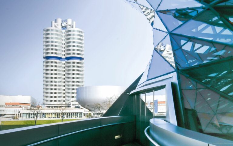 Il BMW Group continua a crescere in un ambiente volatile
