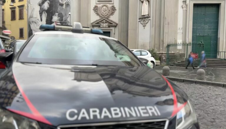 Blitz dei carabinieri nel rione Sanità a Napoli, multe e denunce