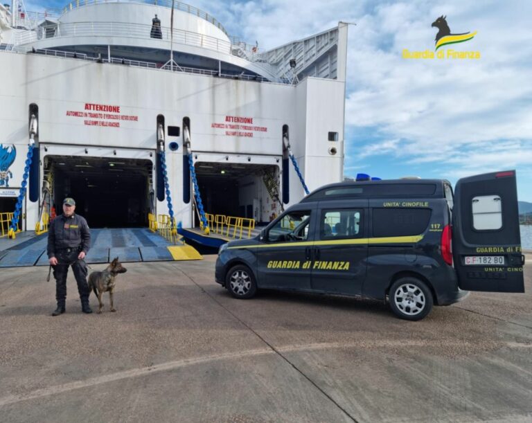 Sbarca dal traghetto a Olbia con 3 kg di cocaina, Arrestato 45enne