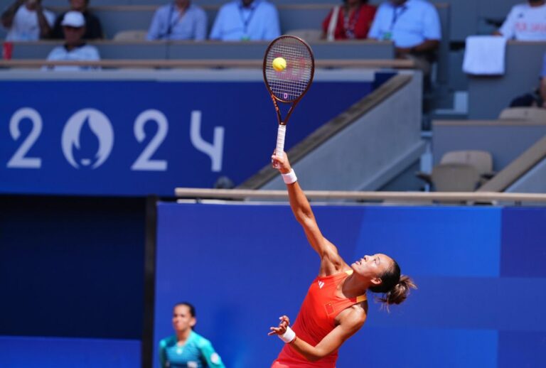 Tennis, oro alla cinese Zheng nel singolare femminile