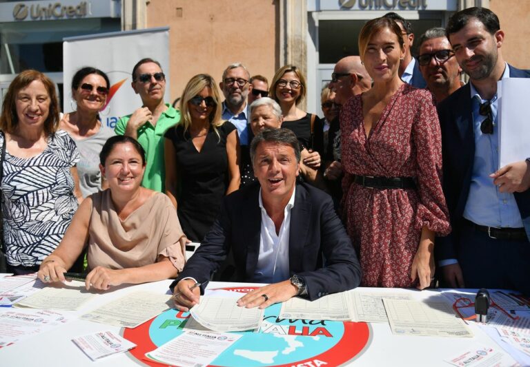 رينزي: الاستفتاء فرصة لعدم الثقة في الحكومة