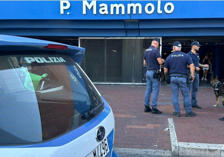 Controlli polizia nella zona San Basilio a Roma, identificate 172 persone