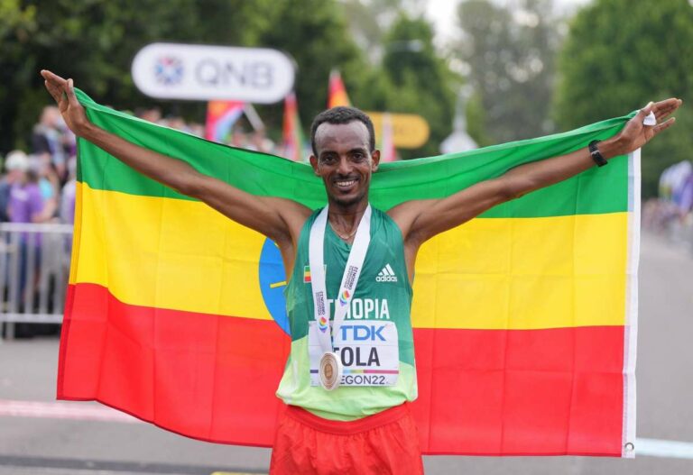 Oro per l’etiope Tola nella maratona con record olimpico