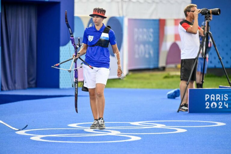Mularoni e Cesarini portabandiera S.Marino cerimonia chiusura
