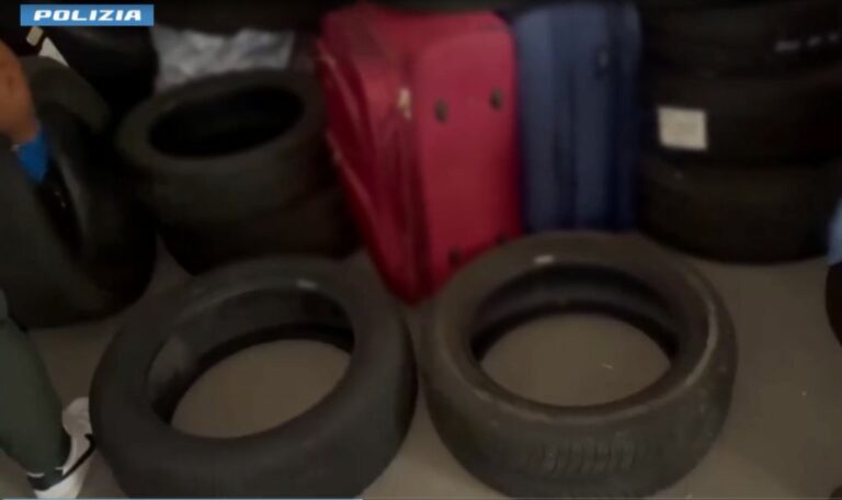 Trovati 1,5 quintali di hashish tra i copertoni, arrestato 55enne