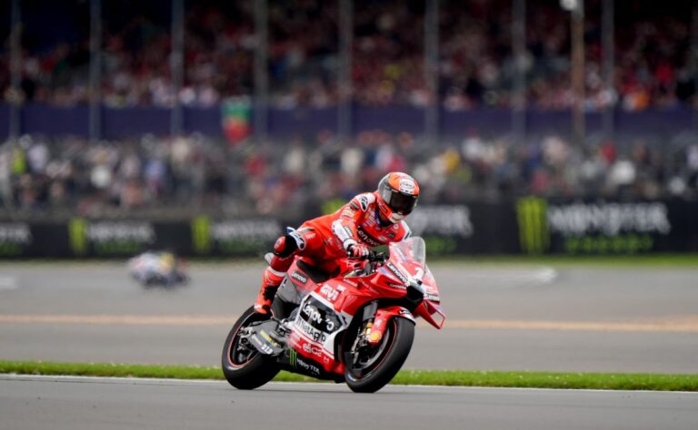 Bagnaia vince la Sprint in Austria e affianca Martin in vetta