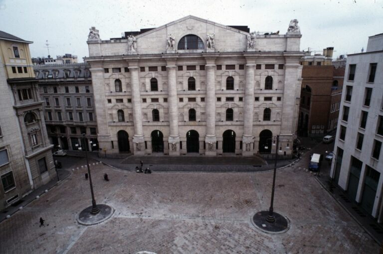 Piazza Affari apre in rialzo, Ftse Mib +0,34%